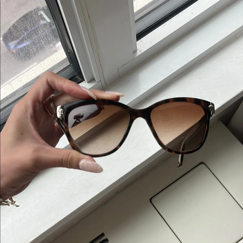 Versace Tortose Sunglasses with Brown Gradient Lenses - Picture 6 of 12